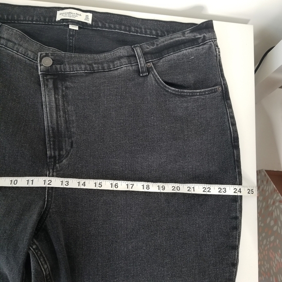 Abercrombie & Fitch Black Curve Love Ultra High Rise 90s Slim Straight Jean 35 - Picture 11 of 11